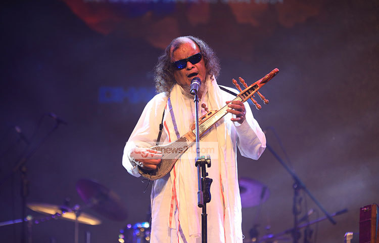 শাহজাহান মুন্সির গানে ভেঙেছিলো রাতের নিরবতা। ছবি : মাহবুব আলম