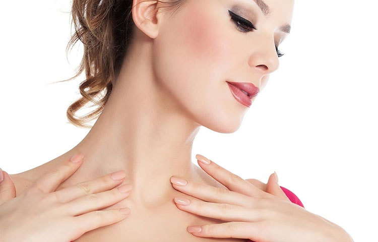 ত্বক সুস্থ রাখতেও গরম পানিতে গোসল করা উচিত। পানিতে গোসল স্নান করলে ত্বক থেকে মরা কোষ বেরিয়ে যায়।