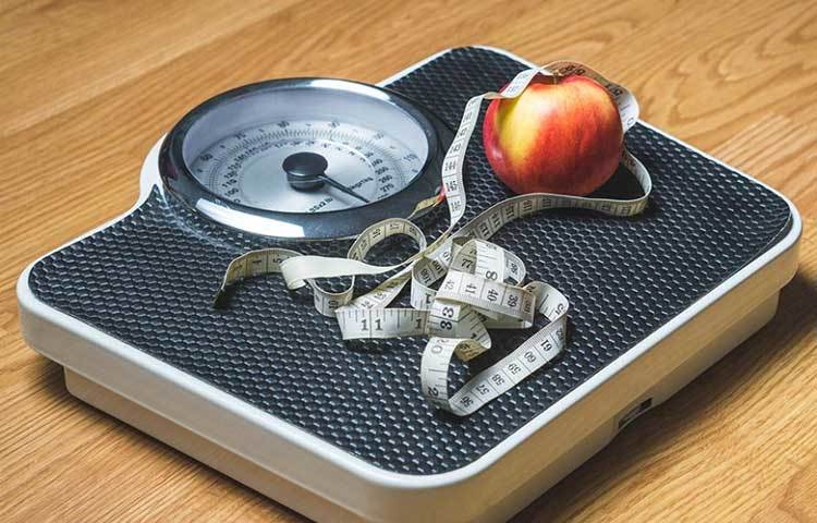 ডায়াবেটিস হলে গরম পানিতে গোসল করুন। রক্ত থেকে গ্লুকোজের পরিমাণ কমে এতে। ফলে ওজন কমতেও সাহায্য করে গরম জল।