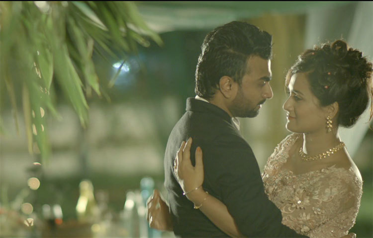 ‘লাগে বুকে লাগে’ গানটিতে ইমরানের সঙ্গে কণ্ঠ দিয়েছেন ভারতের সঙ্গীতশিল্পী অন্বেষা দত্ত।