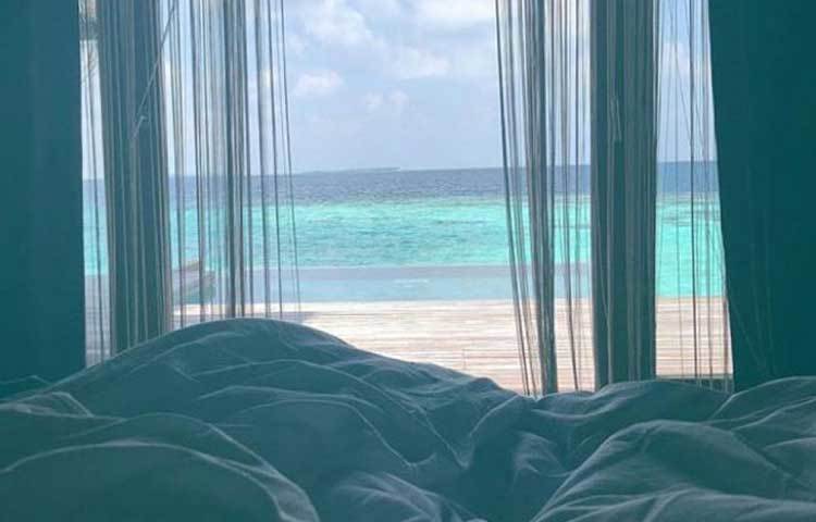 হোটেলের যে বেডরুমে থাকছেন জহির খান-সাগরিকা ঘাটগে।