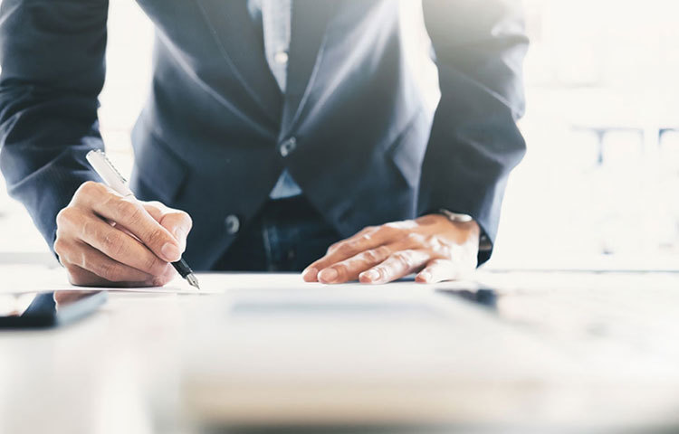 দৈনন্দিন কাজের মাঝে যে বিশেষ বিশেষ কৃতিত্বগুলি থাকে, তা অবশ্যই নথিভুক্ত রাখুন। যাতে পরবর্তীকালে আপনার ঊর্ধ্বতন কোনোভাবেই তা অস্বীকার করতে না পারে।