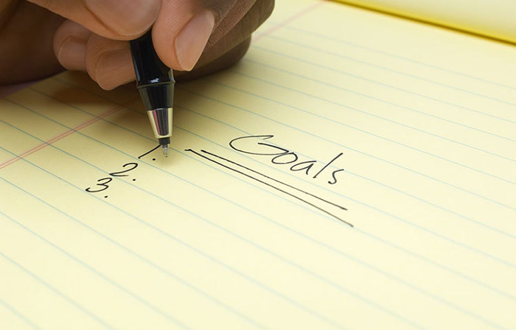 ভবিষ্যতের জন্য নিজেই নিজের ‘গোল সেট’ করুন। বসের সঙ্গে এ ব্যাপার নিয়ে আলোচনাও করতে পারেন। এর ফলে, কাজ ও অফিসের প্রতি আপনার দায়িত্বও প্রকাশ পাবে।