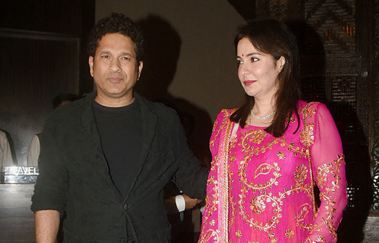 জহির খান-সাগরিকা ঘাটগের রিসেপশনে স্ত্রী অঞ্জলির সঙ্গে হাজির হয়েছিলেন শচীন টেন্ডুলকার।