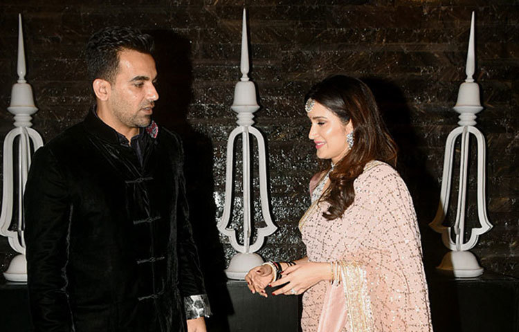 ঘনিষ্ঠ আত্মীয় এবং বন্ধুদের হাজিরাতেই বিয়ে সারেন জাহির-সাগরিকা।