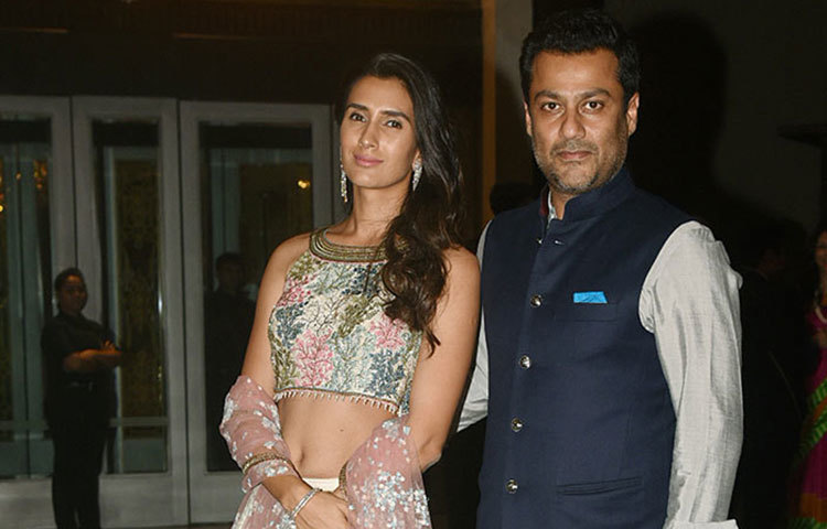 জাহির-সাগরিকা ‘কোর্ট ম্যারেজ’ করেই নতুন জীবন শুরু করেন।