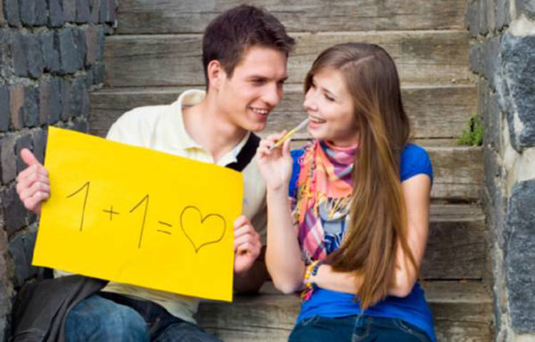 মীন : প্রেমের সম্পর্কে বছরটি যাবে বিভিন্ন রকমভাবে। বিবাহিত জীবনে সম্পর্কে টানাপোড়েন চলতে পারে। নিজের রাগের কারণেই সেটা হবে।