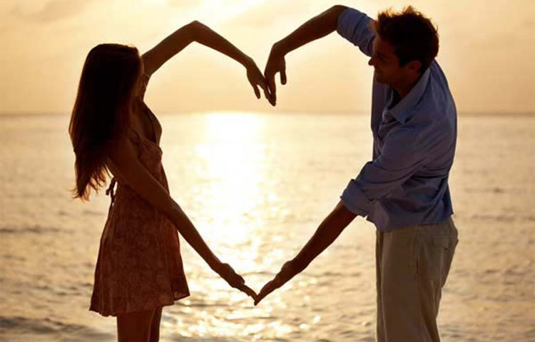 সিংহ : প্রেমে উত্থান-পতন হবে। প্রেম-সম্পর্ক নিয়ে অসন্তুষ্টি এবং অসন্তোষ দেখা দেবে পুরো বছর ধরেই। কিন্তু বৃহস্পতির আশীর্বাদ পাবেন আপনি।