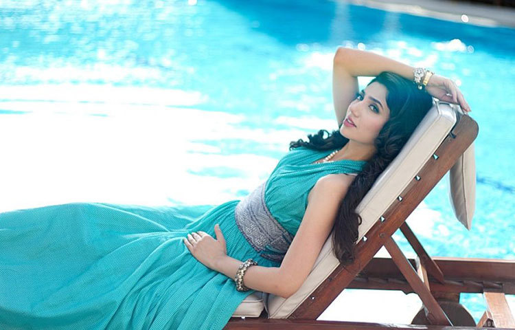 পাকিস্থানের অভিনেত্রী মাহিরা খান রয়েছেন পঞ্চম স্থানে।