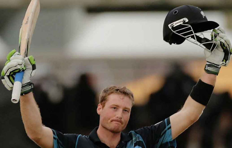 মার্টিন গাপটিল : ১ মার্চ হ্যামিল্টনের সেই ম্যাচে ১৩৮ বলে অপরাজিত ১৮০ রানের ইনিংস খেলেন কিউয়ি ডানহাতি ওপেনার। ইনিংসে ছিল ১১টি ছক্কা।