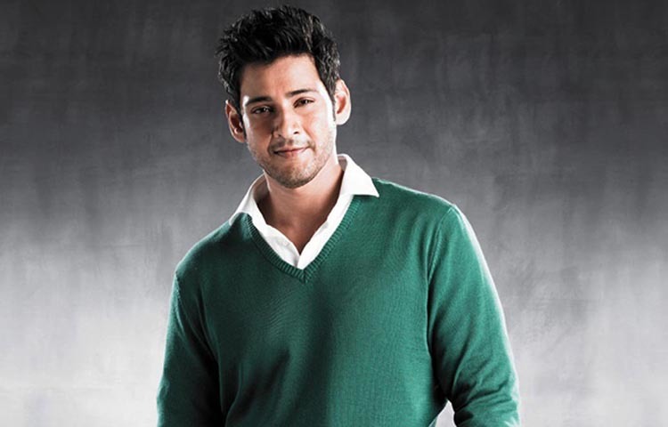 মহেশ বাবু : দক্ষিণের সুপারস্টার হলেও এক কোমল পানীয়ের বিজ্ঞাপনের পরেই ভারত জুড়ে পরিচিত মুখ হয়ে ওঠেন মহেশ বাবু।