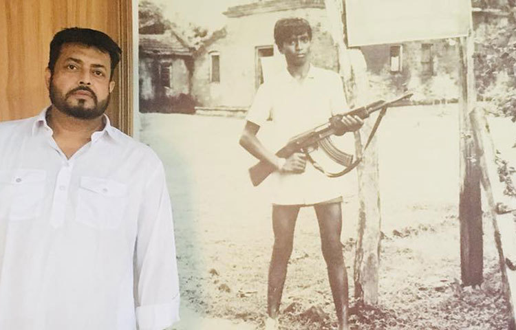 ফেসবুকের ক্যাপশনে সানি লিখেছেন, ‘ভেবেছিলাম নতুন বিজ্ঞাপনের কিছু স্টিল ছবি পাঠাবো কিন্তু মনটা এতোই আবেগাপ্লুত হয়ে গেল যে, যার কারণে মুজিব নগরের কিছু স্টিল ছবি আপলোড করলাম আপনাদের জন্য।’