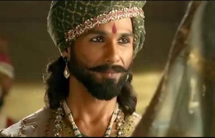 বিবাহযোগ্য হলে, রাজা গন্ধর্বসেন আয়োজন করেন এক সয়ম্বর সভার। পাশাপাশি, রাজকুমারী নিজে শর্ত রাখেন যে, তাদের রাজ্যের এক যোদ্ধাকে যিনি হারাতে পারবেন, তিনি তাকেই বিয়ে করবেন।