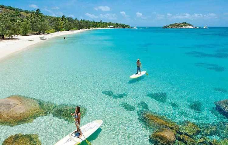 দ্য গ্রেট বেরিয়ার রিফ-অস্ট্রেলিয়া : বিরল প্রজাতির অসংখ্য প্রাণীর বাস এখানে। কিন্তু বিশ্ব-উষ্ণায়নের ছোঁয়ায় ক্ষতিগ্রস্থ হচ্ছে এই এলাকা। প্রকৃতিবিদদের মতে, ১০০ বছর পর আর হয়তো দেখাই যাবে না প্রকৃতির এই আশ্চর্য সৃষ্টিটি।