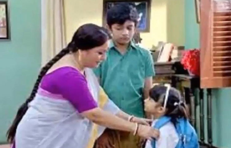 জনপ্রিয় ধারাবাহিক ‘রাখী বন্ধন’-এও দাপটের সঙ্গে অভিনয় করছিলেন রীতা কয়রাল।