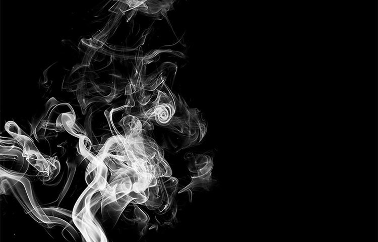 ধূমপান : ধূমপানের অভ্যাস থাকলে তা পরিহার করা উচিত। এতে শুধু ঘুম নয় পুরো স্বাস্থ্যই ভালো থাকবে।