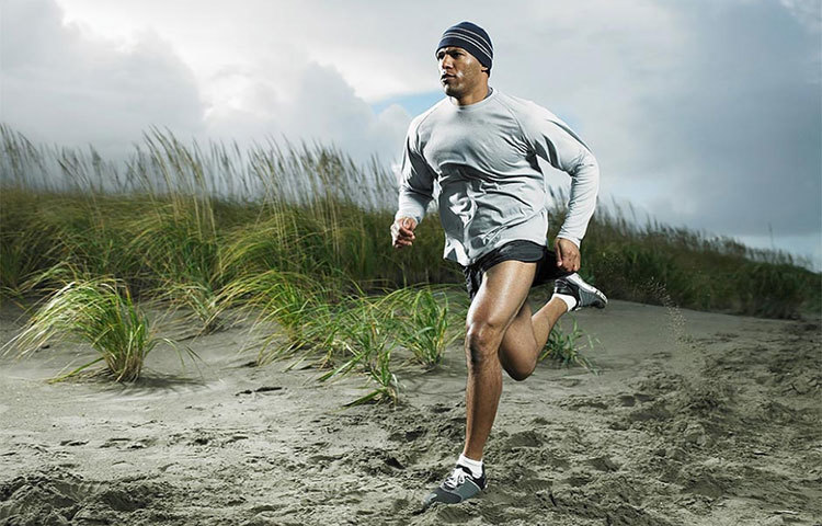 ব্যায়াম : রাতে ব্যায়াম করা উচিত নয়। এতে শরীরে বেশি এনার্জি আসে। ফলে ঘুম আসতে চায় না। বরং সকালের ব্যায়াম উপকারী।