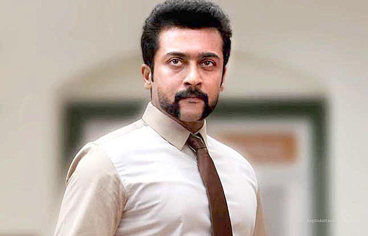 সূর্য : তামিল ছবির অন্যতম জনপ্রিয় তারকা সূর্যকে হয়তো টিভিতে অনেকেই দেখেছেন। তার হাসি, দুর্দান্ত অ্যাকশনে মজে দর্শকরা। তবে সূর্যর অভিনয়ে আসার ঘটনাও বেশ চমকপ্রদ।