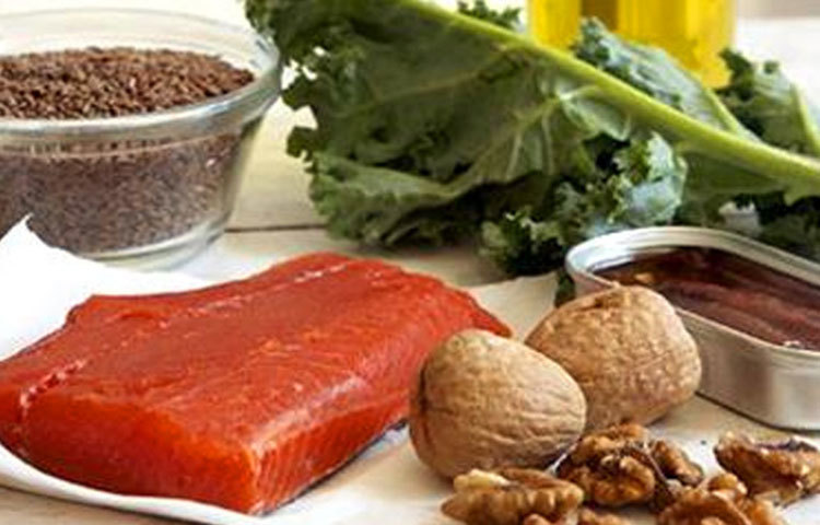 শীতে ত্বক ভালো রাখতে পুষ্টিকর খাবার বেশি করে খান। বাদাম, ভেজিটেবল অয়েল খান নিয়ম করে। এতে ত্বক ভালো থাকবে।