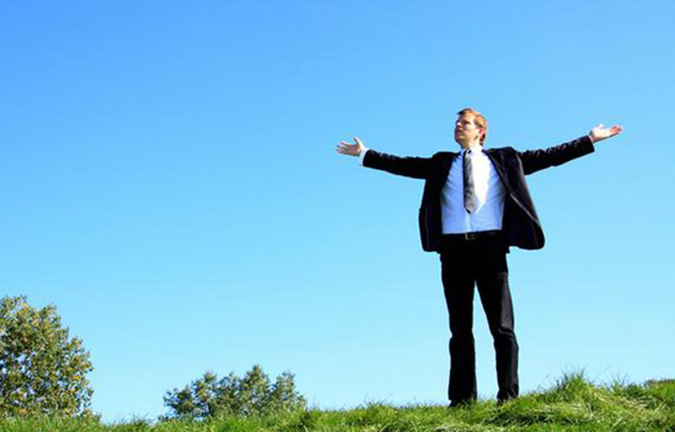 কাজের ফাঁকে বিশ্রাম : কাজের ফাঁকে খানিকক্ষণ মুক্ত বাতাসে হাঁটা বা হালকা ব্যায়াম করলে আবার বেশ তরতাজা বা ফ্রেশ হয়ে কর্মস্থলে ফেরা যায়।