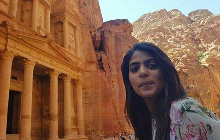 দেবিকা নারিন : লখনউয়ের মেয়ে দেবিকা কর্মসূত্রে দিল্লিবাসী। বিরাট-আনুশকার বিয়ের ওয়েডিং প্ল্যানার ছিলেন তিনিই। অন্তত ৩-৪ মাস ধরে এই বিয়ে আয়োজনের দায়িত্বে ছিলেন দেবিকা।