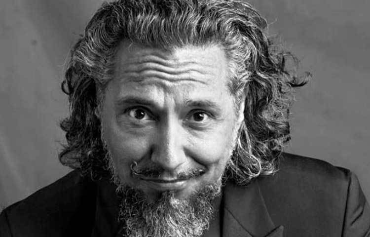 গ্যাব্রিয়েল জর্জিউ : মাথার চুল থেকে পায়ের আঙুল নিখুঁত ছিল সবটাই। হেয়ার স্টাইলিংয়ের দায়িত্বে ছিলেন গ্যাব্রিয়েল জর্জিউ।