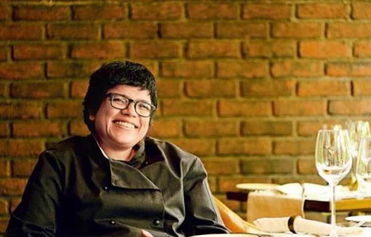 রিতু ডালমিয়া : পঞ্জাবী বিয়েতে জোরদার খানাপিনা হবে না, তাও কী হয়? ক্যাটারিংয়ের দায়িত্বে ছিলেন দিল্লির বিখ্যাত সেফ রিতু ডালমিয়া।