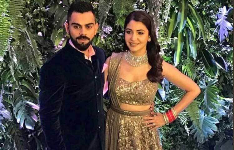 সম্প্রতি হয়ে গেল বিরাট কোহালি ও অনুশকা শর্মার রিসিপশন। দিল্লি ও মুম্বাইতে দুটি রিসিপশন হয়েছে তাঁদের। অনুশকার বিয়ের নেকলেসটি ছিল প্রায় ৩ কোটি টাকা।