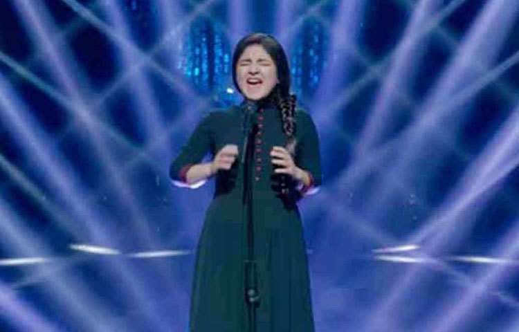 ছবিটির জন্য জাইরা গিটার বাজানো শেখেন। মঞ্চে আদর্শ একজন গায়িকা হয়ে ওঠার জন্য ঘণ্টার পর ঘণ্টা প্রশিক্ষণ নিয়েছেন।