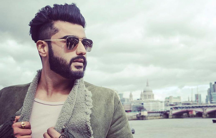 পাঁচ বছর আগে ‘ইশকজাদে’ ছবি দিয়ে আত্মপ্রকাশ ঘটেছিল অর্জুন কাপুরের। তিনি বর্তমানে ৫ থেকে ৭ কোটি টাকা প্রতি ছবিতে পারিশ্রমিক নেন।