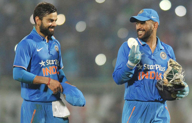 ম্যাচ চলাকালীন ভারতীয় ক্রিকেটের দুই মহাতারকা।