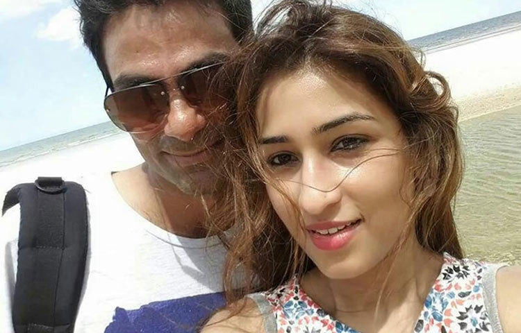 মহম্মদ কাইফ ২০১১ সালে বিয়ে করেন সাংবাদিক পূজা যাদবকে। চার বছর ডেটিং করার পরে বিয়ে করেন কাইফ ও পূজা।