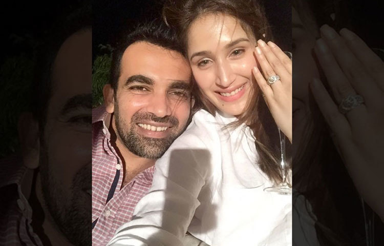 চলতি বছরের এপ্রিলেই জাহির নিজের এনগেজমেন্টের কথা ঘোষণা করে দিয়েছিলেন টুইটারে। বছরের শেষের দিকে তিনি বিয়ে করছেন মরাঠি ব্রাহ্মণ তথা অভিনেত্রী সাগরিকা ঘাটগেকে।