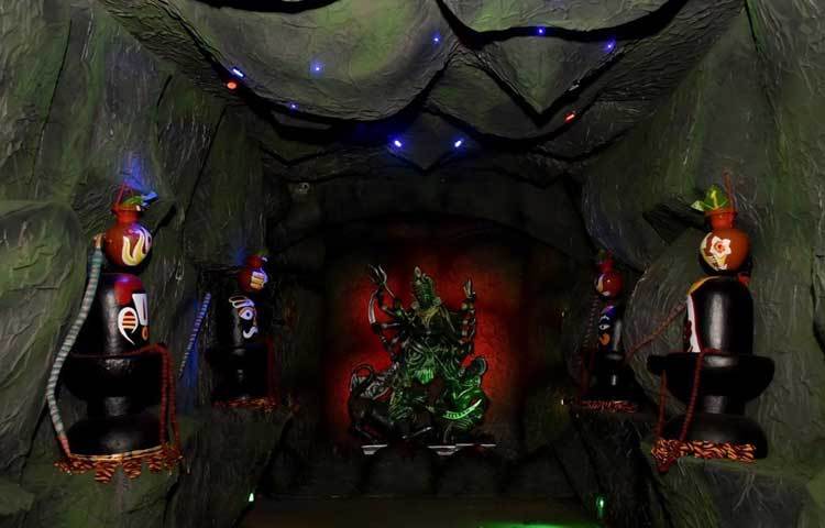 যামিনী কবিরাজ লেনের কল্যাণ সংঘ ক্লাবের প্রতিমা।