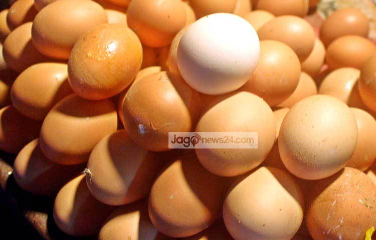 সহজলভ্য পুষ্টির উৎস হিসেবে ডিমের তুলনা কেবল ডিমই হতে পারে। তাই বাড়িতে বা রেস্তোরাঁয় সকাল-বিকেলের নাস্তায় কিংবা দুপুর-রাতের খাবারে ডিমের একটি মেন্যু ঘুরেফিরে চলে আসে। ছবি : বিপ্লব দিক্ষিৎ