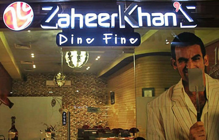 ২০০৪ সালে পুনেতে ‘জেকেস’ নামে একটি রেস্তোরাঁ খোলেন জাহির খান। এরপর ২০১৩ সালে ‘টস’ নামে একটি লাউঞ্জও খোলেন তিনি। এ ছাড়া রয়েছে তার ‘ডাইন ফাইন’ নামে আরও একটি দামি রেস্তোরাঁ।