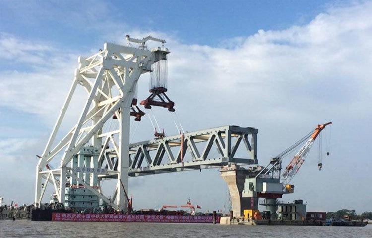 দেশের সবচেয়ে বড়  প্রকল্প পদ্মা সেতুর নির্মাণ কাজ ২০১৫ সালের ১২ ডিসেম্বর উদ্বোধন করেন বঙ্গবন্ধু কন্যা প্রধানমন্ত্রী শেখ হাসিনা।