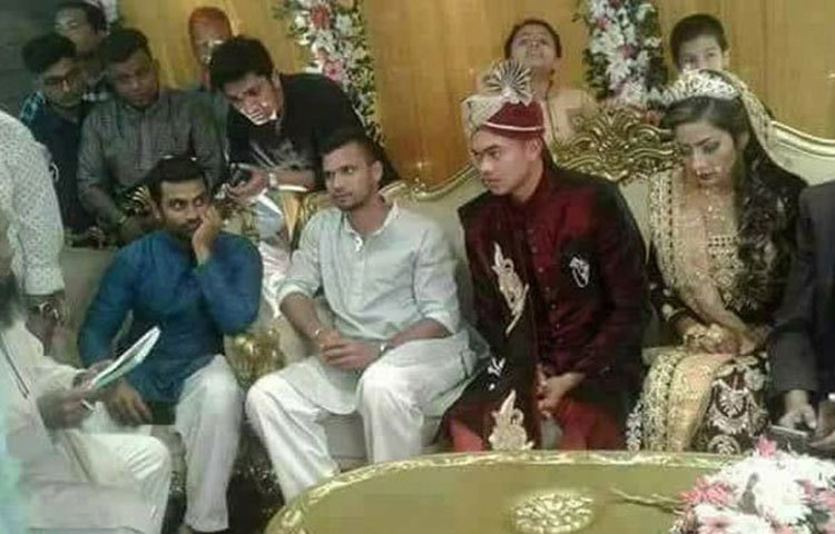 তাসকিনের বিয়েতে উপস্থিত হয়েছিলেন মাশরাফি বিন মর্তুজা।