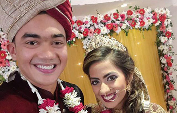 সেলফিতে হাস্যোজ্জ্বল তাসকিন আহমেদ ও সৈয়দ রাবেয়া নাঈমা।