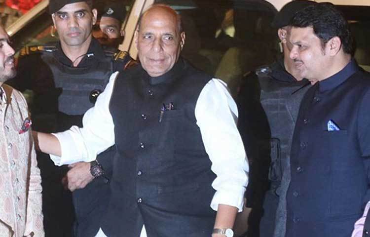 ঈশাকে শুভেচ্ছা জানান কেন্দ্রীয় মন্ত্রী রাজনাথ সিংহ, মহারাষ্ট্রের মুখ্যমন্ত্রী দেবেন্দ্র ফড়ণবীস। ফড়ণবীস এসেছিলেন ঈশার প্রি-ওয়েডিং সেরিমনিতেও।