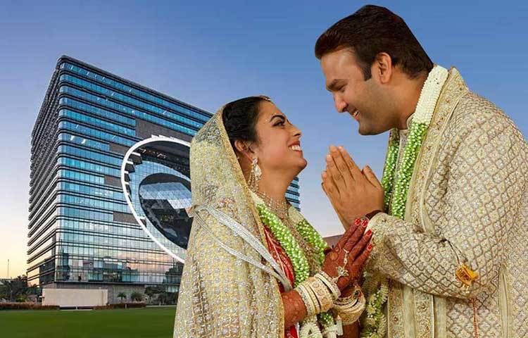 বিগ ফ্যাট ওয়েডিং হয়ে গিয়েছে। এখন ঈশা আম্বানী আনন্দ পিরামলের স্ত্রী। মুকেশ আম্বানীর কন্যা ঈশা ও অজয় পিরামলের পুত্র আনন্দের জন্য এবার পালা গ্র্যান্ড রিসেপশনের।