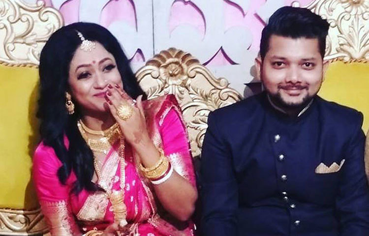 বিয়ে এবং রিসেপশনে হাজির ছিলেন টেলি পাড়ার বহু তারকা।