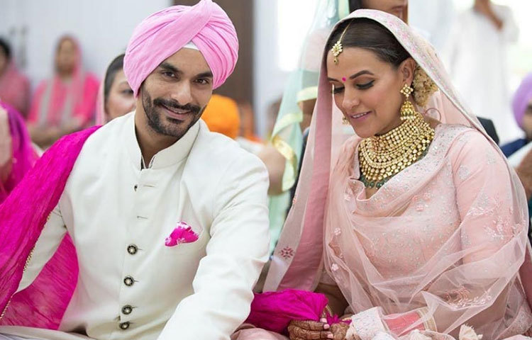 নেহা ধুপিয়া ও অঙ্গদ বেদীর বিয়ে হয় ২০১৮ সালের ১০ মে।