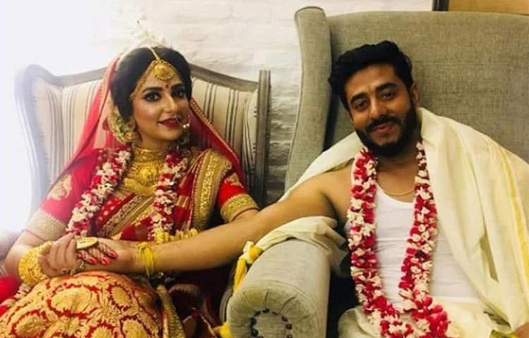 শুধু বলিউড নয়, টালিগঞ্জও এই বছরে শুনেছে হাই-প্রোফাইল বিয়ের সানাই। ২০১৮ সালের ১১ মে সাত পাকে বাঁধা পড়েন রাজ-শুভশ্রী।