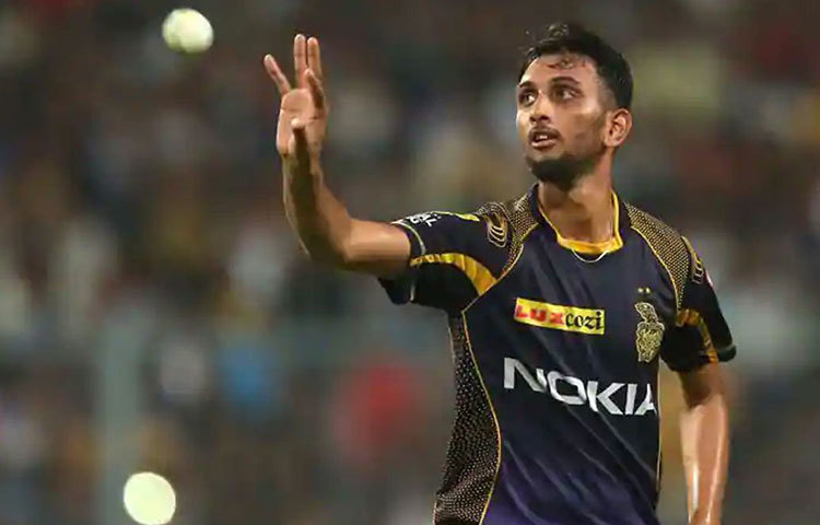 প্রসিদ্ধ কৃষ্ণ : ডেথ ওভার বোলিংয়ে চমকে দিয়েছিলেনন এই তরুণ। তার গতিতে বিভ্রান্ত হচ্ছেন তাবড় ব্যাটসম্যানও।