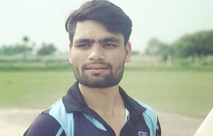 রিঙ্কু সিংহ : আলিগড়ের বছর কুড়ির এই ক্রিকেটার অত্যন্ত প্রতিভাবান। গত আইপিএলে তেমন কিছু করতে না পারলেও তার উপর ভরসা রেখেছেন নাইট কর্তৃপক্ষ।