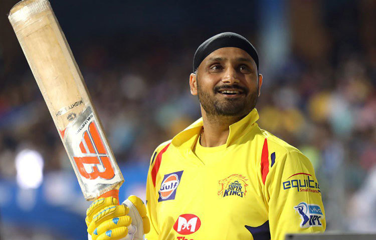 ২০১৮-র আইপিএল সফরটা ভুলে যেতে চাইবেন হরভজন সিং। ১৩ ম্যাচে মাত্র ৭ উইকেট নিয়েছিলেন তিনি। ধোনির নেতৃত্বে আগামী বছরটা ফের নতুন করে শুরু করতে চাইবেন ৩৮ বছরের এই ক্রিকেটার।