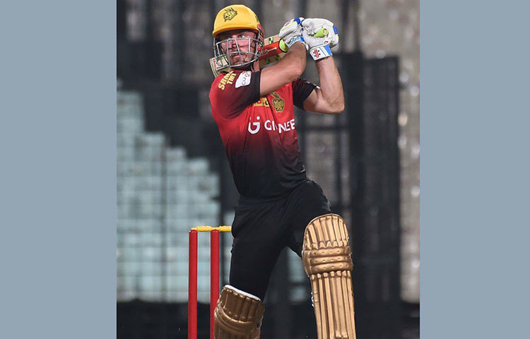 ক্রিস লিন : ওপেনার হিসেবে দলে থাকছেন ক্রিস লিন। শুরুতেই দ্রুত রান তোলার ক্ষমতা রয়েছে।