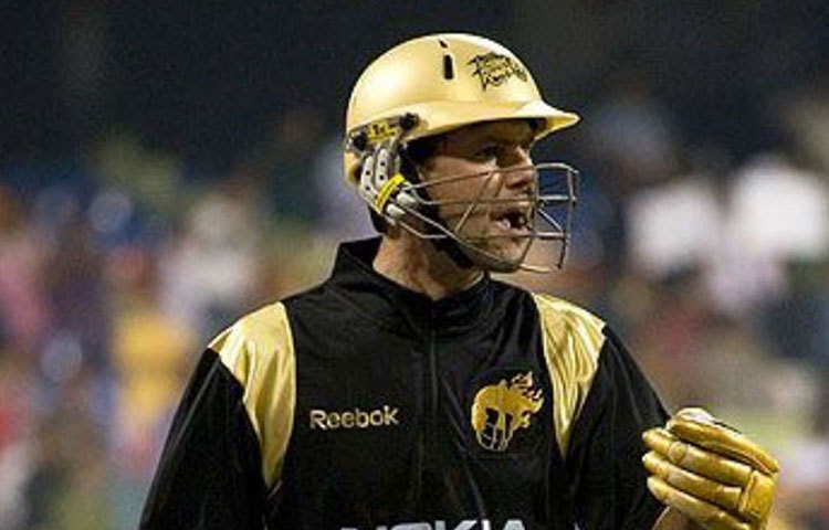 রিকি পন্টিং : কেকেআর-এর অন্যতম সদস্য ছিলেন। পরবর্তীতে মুম্বাই ইন্ডিয়ান্সের হয়ে মাঠে নেমেছিলেন। বর্তমানে দিল্লি ডেয়ারডেভিলসের কোচ।