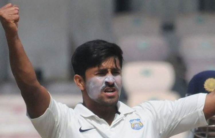 শ্রীকান্ত মুণ্ডে : ২০১১ সালে পুণের জার্সি পরেছিলেন মহারাষ্ট্রের এই বোলার-অলরাউন্ডারটি। সে সময় খেলেছিলেন মাত্র একটি ম্যাচ। নজর কাড়তে পারেননি।